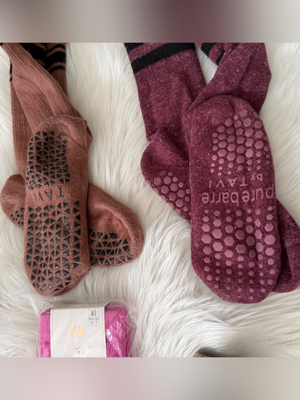 Tavi x Pure Barre Grip Sticky Socks Crew Medium - Picture 4 of 5